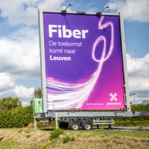 Proximus, a Belgian internet provider, decided to integrate The Skyboard 60 in their national communication plan surrounding a new, ultra-fast, internet service called Fiber. This service was rolled out city by city and was accompanied by the use of The Skyboard 60.